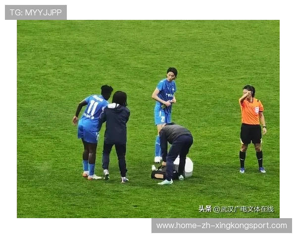 武汉三镇一次角球分球差点形成决定性一击 武汉三镇一次角球分球差点形成决定性一击