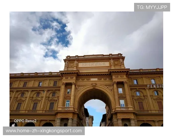 佛罗伦萨依靠连续短传打出配合美感