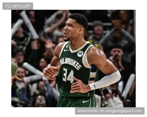 字母哥突破上篮造成犯规，雄鹿末节抢分