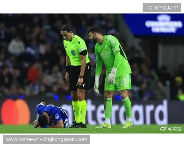 波尔图角球混战中抢点建功：洞察门前反应与训练的力量