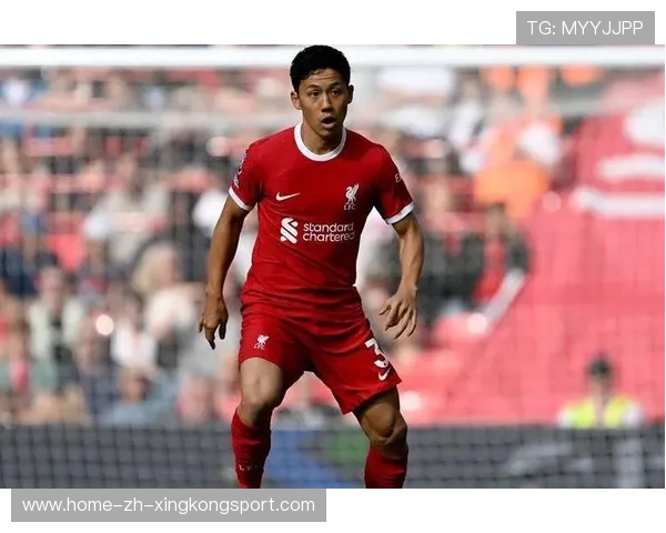 利物浦远藤航贴身防守稳 利物浦远藤航贴身防守稳