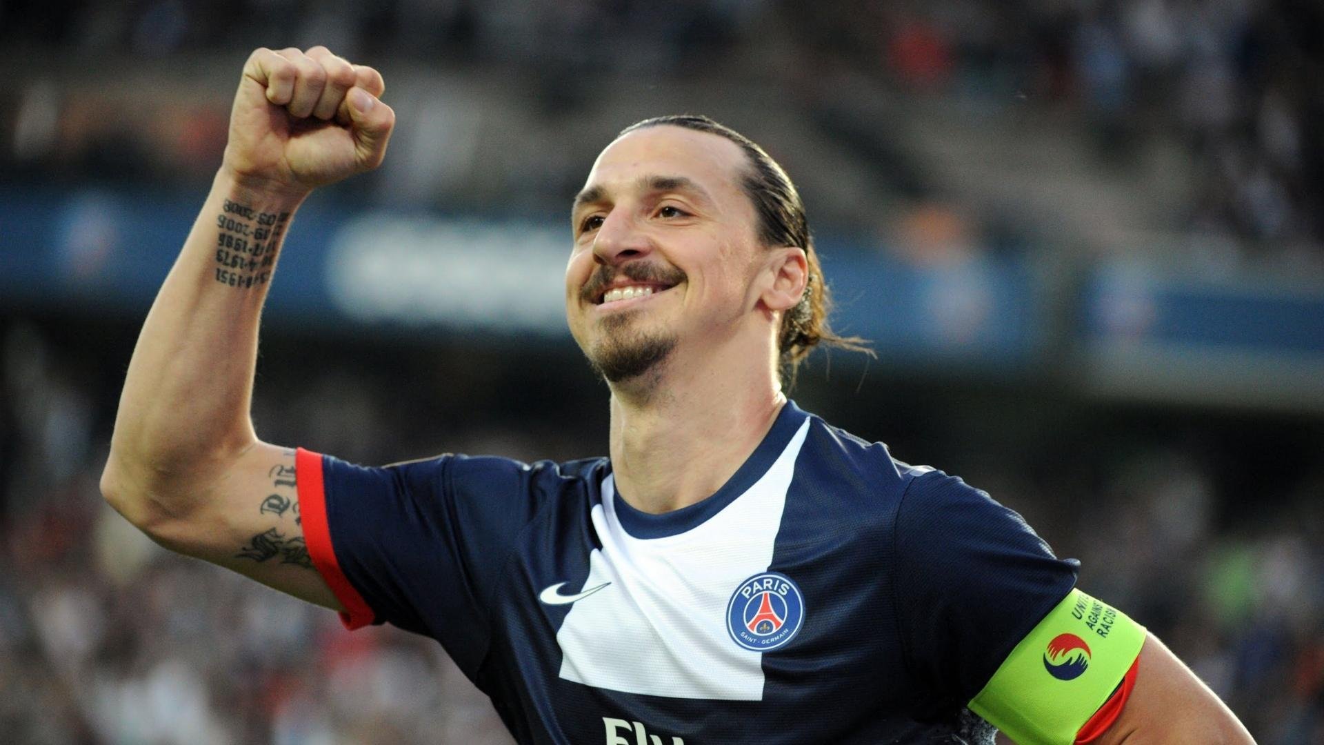 足球比赛关键进球回顾